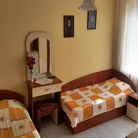 Guest House Konomaevi Sozopol Exterior photo